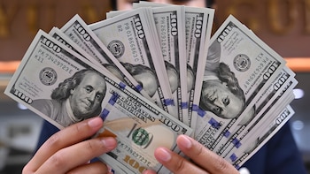 Dólar se desploma y llega a los S/ 3,368 en casas de cambio mientras conteo presidencial se acerca al 100%
