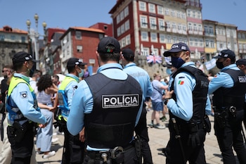 La policía siempre atenta para