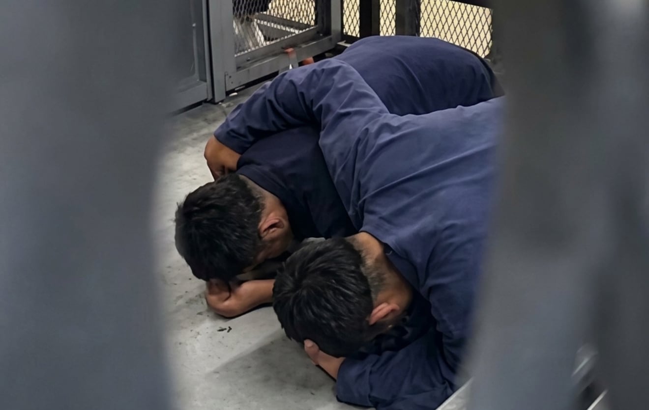 Un juzgado de Guatemala decretó la falta de mérito y ordenó la libertad inmediata de los hermanos Rigoberto y Daniel Zaqueo Choc Toz. (Captura de video)