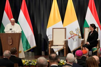 El papa Francisco pronuncia su