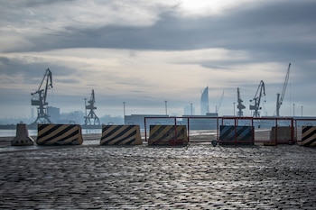 Las cámaras señalaron que 15 de los últimos 16 meses registraron algún tipo de interrupción en los servicios del Puerto de Montevideo (Foto: Shutterstock)