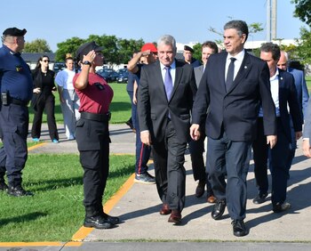 El Jefe de Gobierno junto