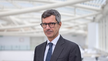 Quién es Stefano Margaritora, el cirujano que lidera el equipo médico que operará al papa León XIV