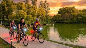 Rodada nocturna y baile junto