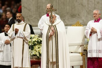 El Papa Francisco celebra la