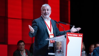 Collboni critica la "intolerancia y violencia verbal" de Milei en su visita a España