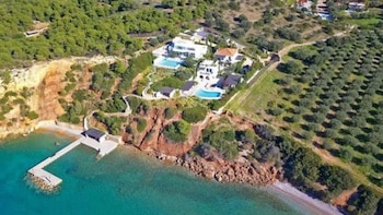 Vista aérea de la villa de vacaciones de los reyes holandeses en Grecia, ubicada en la zona de Doroufi. (Pinterest)