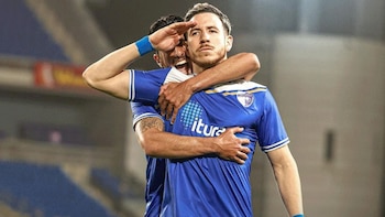 Adrián Ugarriza anotó nuevo gol