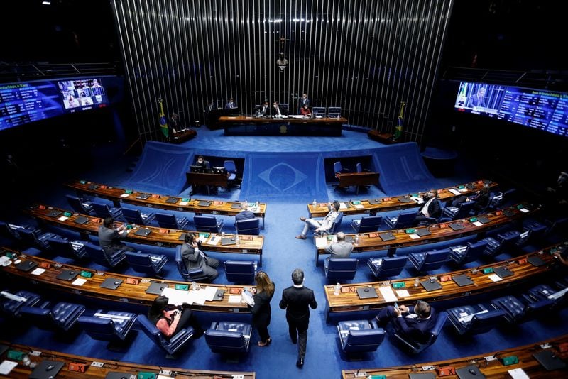 El Senado Federal de Brasil deberá votar el proyecto de ley y, de ser aprobado, Bolsonaro sería el principal beneficiario (REUTERS/Adriano Machado)