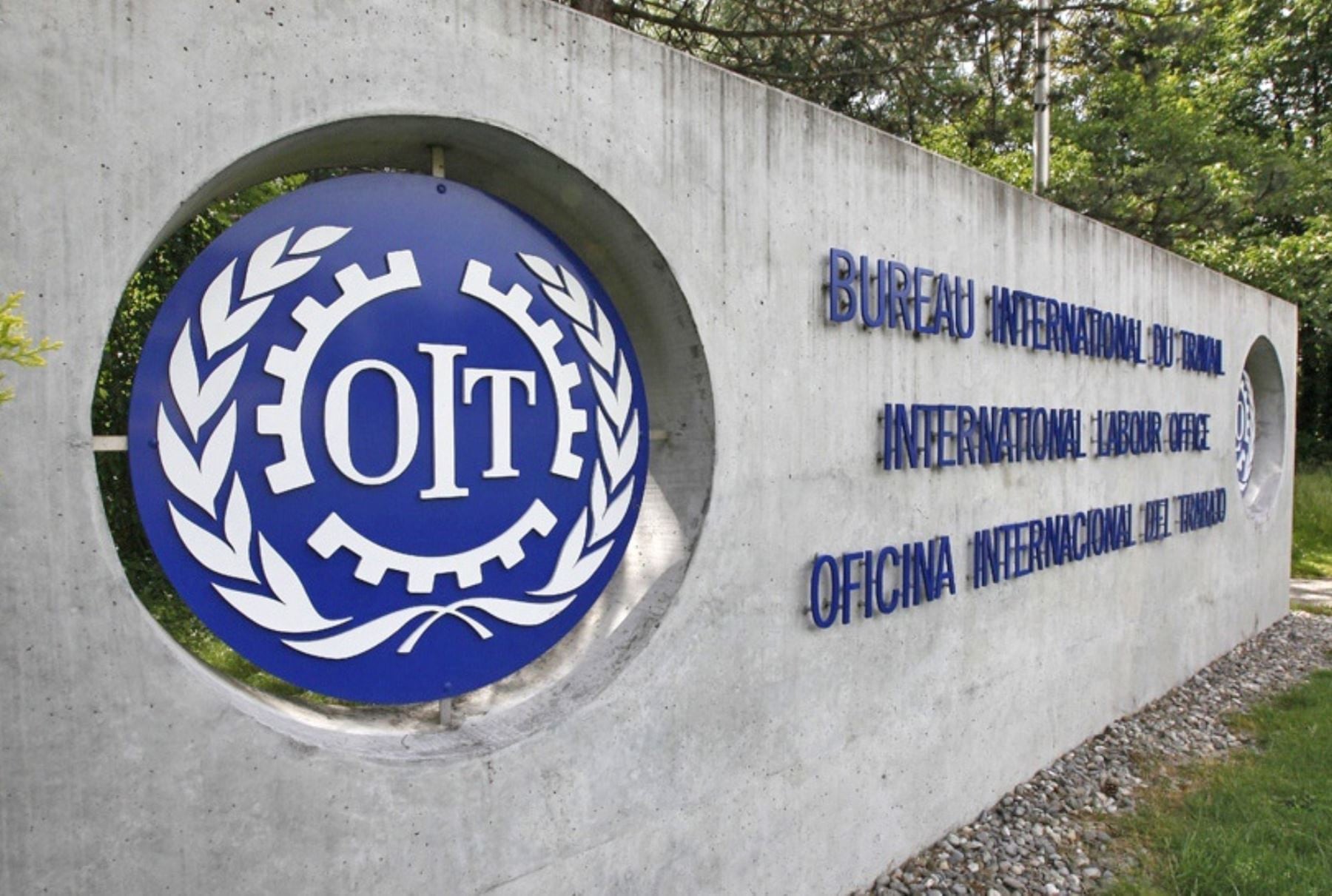 El Salvador queda fuera de la lista corta de la OIT tras casi dos décadas de restricciones para inversiones internacionales. - OIT
