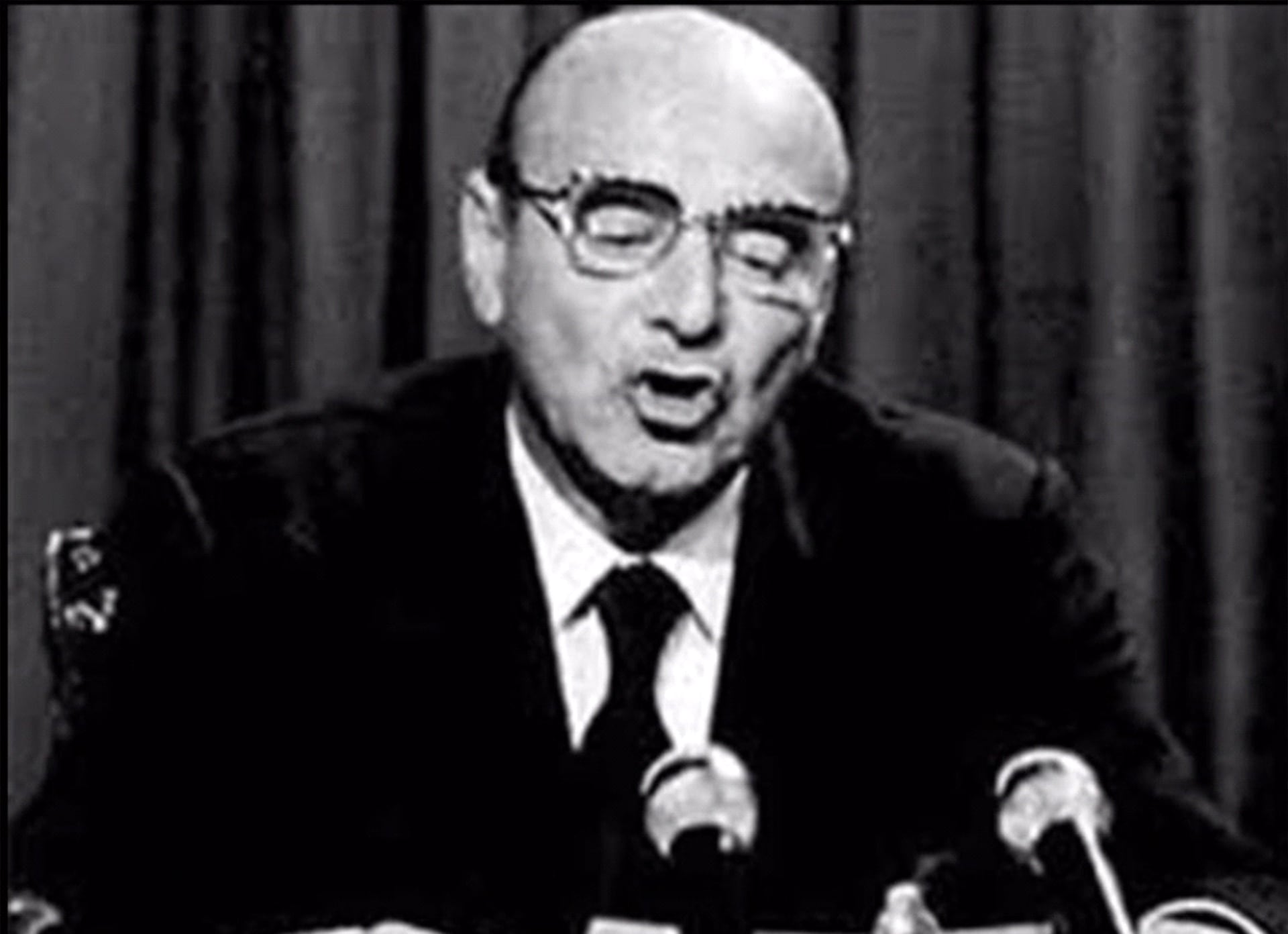 Junio de 1975: Celestino Rodrigo, ministro de Economía del gobiernode Isabel Perón, anuncia las medidas del llamado