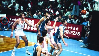 Ahí abajo, en un costado,