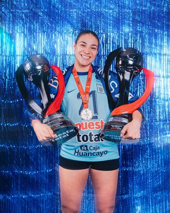 Esmeralda Sánchez renovó con Alianza