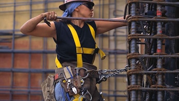 La diáspora compra el 30% de las viviendas nuevas en El Salvador y apunta al alquiler temporal