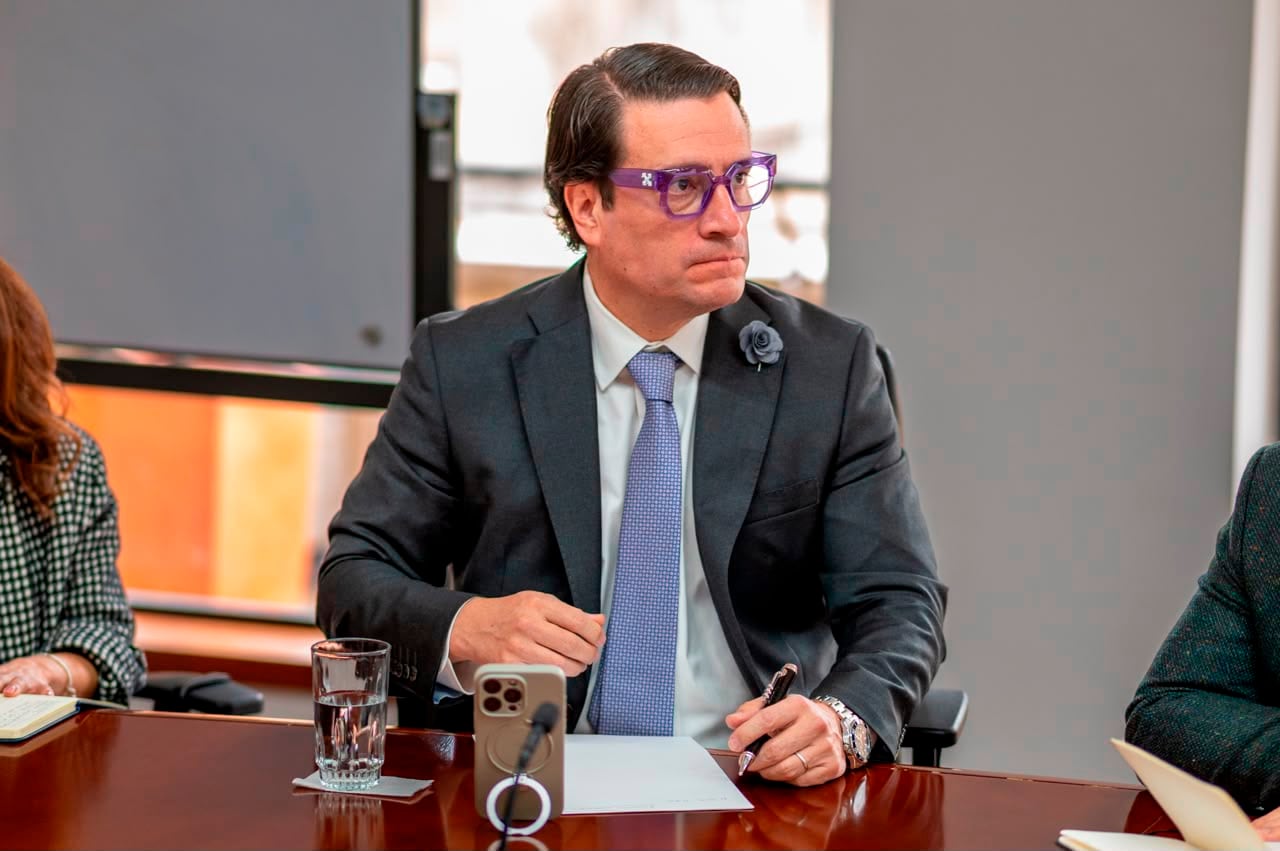 El ministro de Justicia, Iván Cancino, instó al sector bancario a establecer canales prioritarios y permanentes para los requerimientos urgentes de la Fiscalía y la Policía Judicial en casos de extorsión - crédito @MinjusticiaCo/X