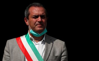 El alcalde de Nápoles Luigi