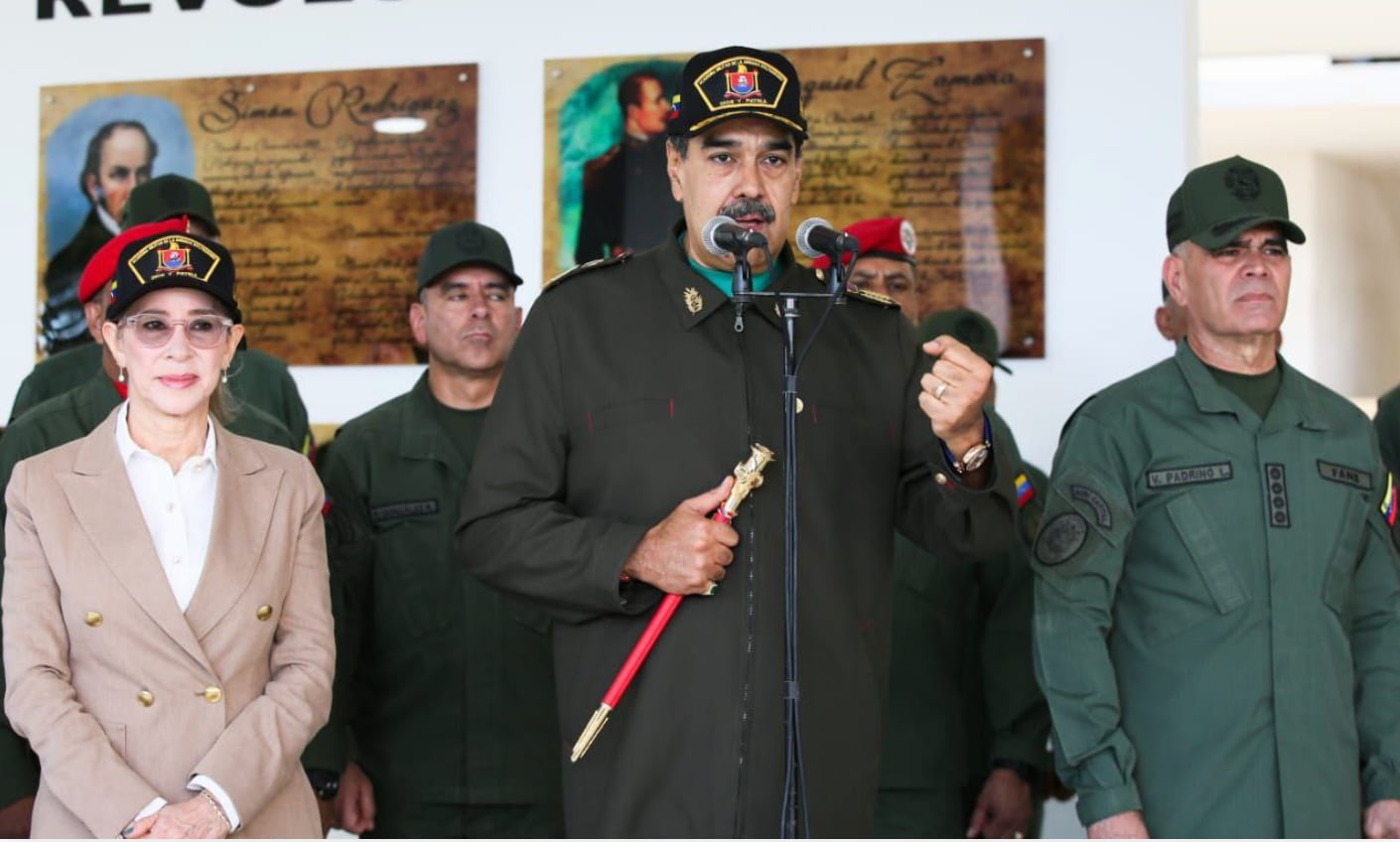 Nicolás Maduro y Cilia Flores con el Alto Mando Militar durante el Obratón Militar y Salutación a la FANB.