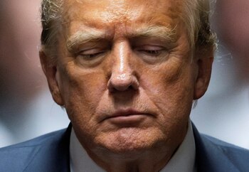 El ex presidente estadounidense Donald Trump después de que un jurado lo declarara culpable de los 34 cargos en su juicio penal en la Corte Suprema del Estado de Nueva York en Nueva York. JUSTIN LANE/Pool vía REUTERS