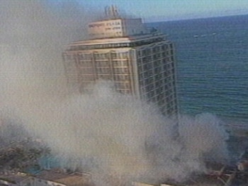 El Dupont Plaza Hotel envuelto