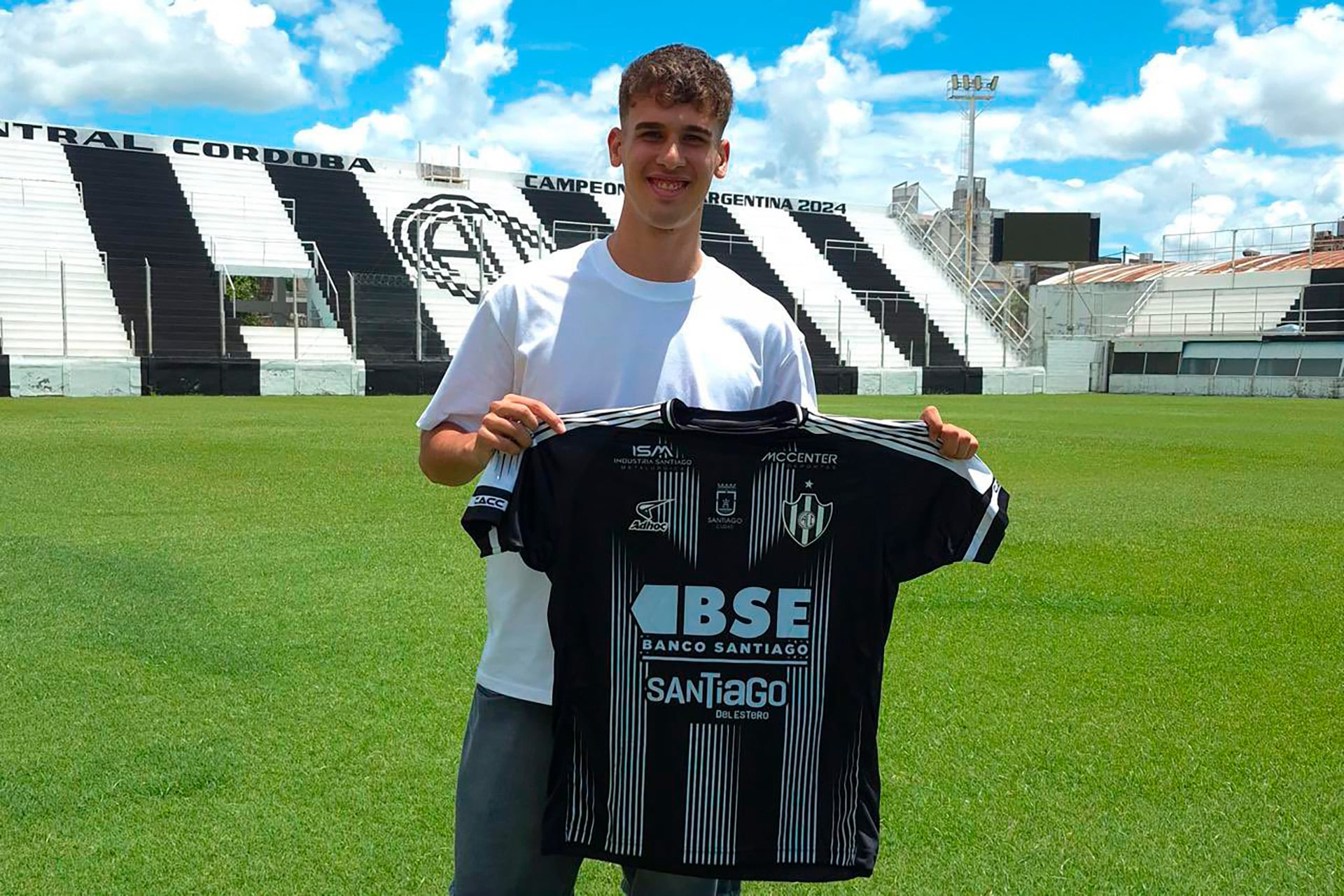 Lucas Bernabéu, ex defensor de Belgrano de Córdoba, firmó con Central Córdoba de Santiago del Estero hasta fines del 2027