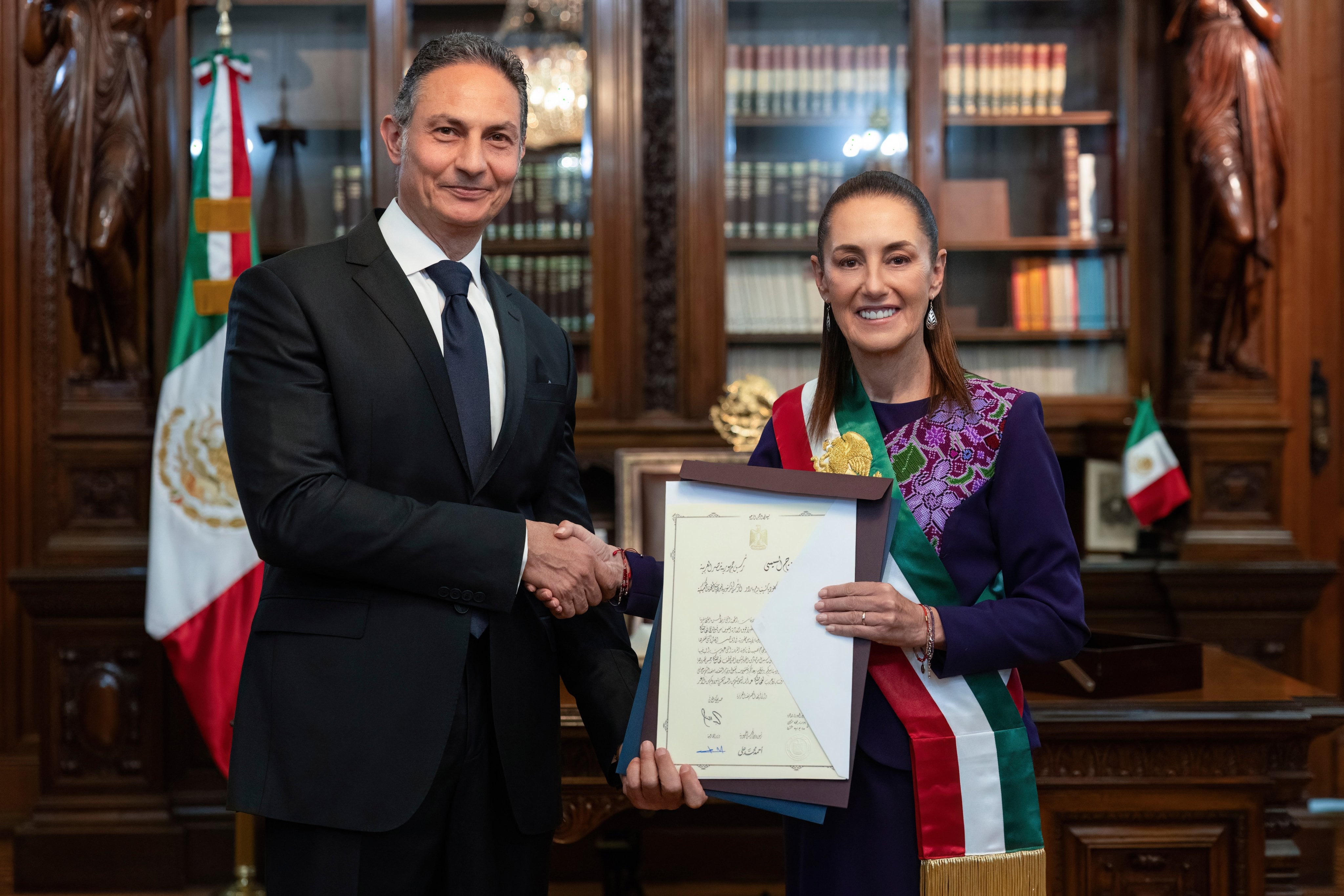 Claudia Sheinbaum destaca la recepción oficial de las cartas credenciales de embajadores de Egipto, Indonesia, Países Bajos, Cuba y Portugal en México. Crédito: X/@Claudiashein
