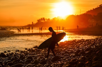El surf se ha consolidado como un estilo de vida en El Salvador y se ha catalogado como motor de transformación social, cultural y turística. (Foto: Secretaría de Prensa de la Presidencia)