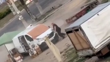 “Safaris humanos” rusos en Kherson: el momento en que un dron persigue y ataca deliberadamente a un civil ucraniano