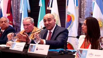 Manzur-con-el-Parlamento-del-Norte-Grande