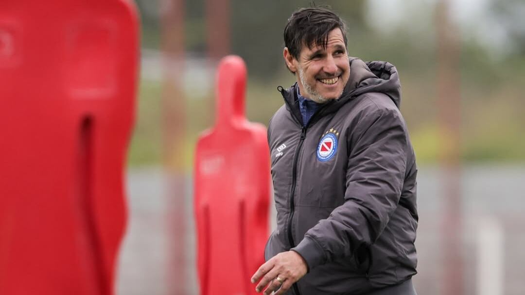 Nicolas Diez, el DT de un Argentinos Juniors protagonista en el fútbol argentino