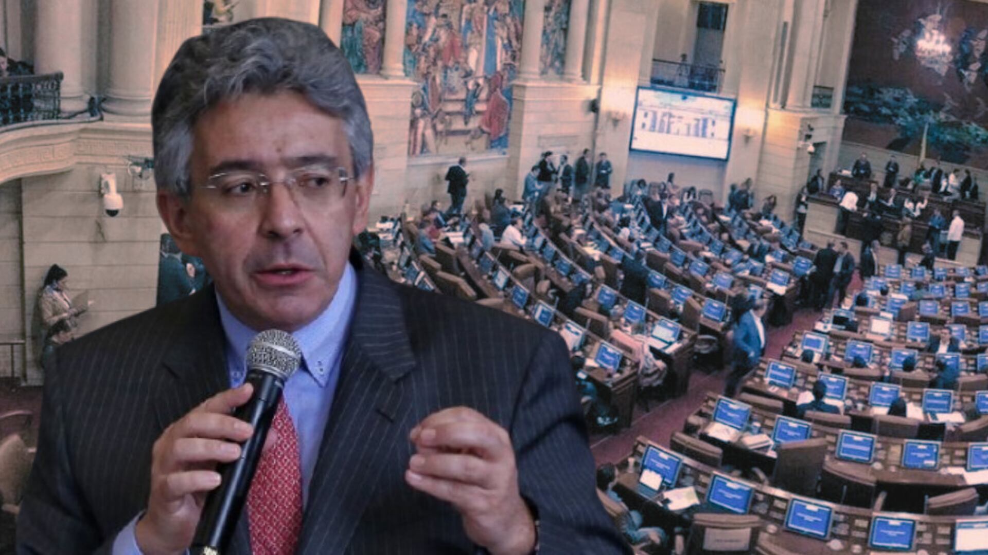 Enrique Gómez, candidato al Senado por Salvación Nacional, cuestiona la utilidad real de la revisión técnico-mecánica en Colombia - crédito Colprensa