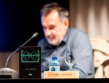 Ángel Fernández presenta su libro