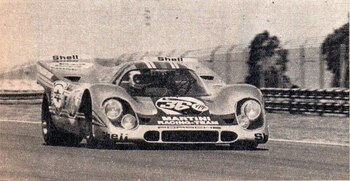 Helmut Marko, acelerando un Porsche