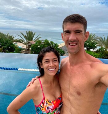 Michael Phelps junto a su