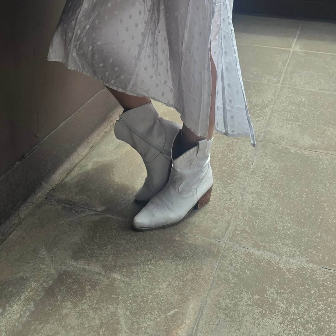 La conductora viajó a Mendoza junto a su esposo Sebastián Nebot y su hijo Tati para celebrar el primer viaje familiar tras la adopción definitiva del niño