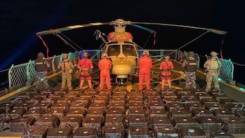 Dos embarcaciones y cerca de tres toneladas de cocaína aseguradas: nuevo golpe de la Marina en el Océano Pacífico