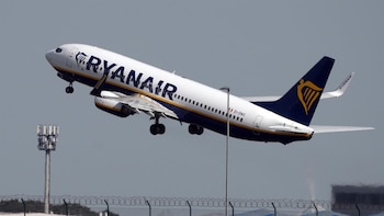Ryanair advierte de una posible subida de precios en los billetes por la falta de suministro de combustible