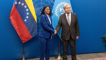 Guterres se reúne en Nueva York con Delcy Rodríguez para abordar el camino "hacia una democracia plena"
