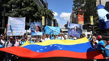 Venezolanos marcharon en Caracas para exigir elecciones libres y que se permita el regreso de María Corina Machado