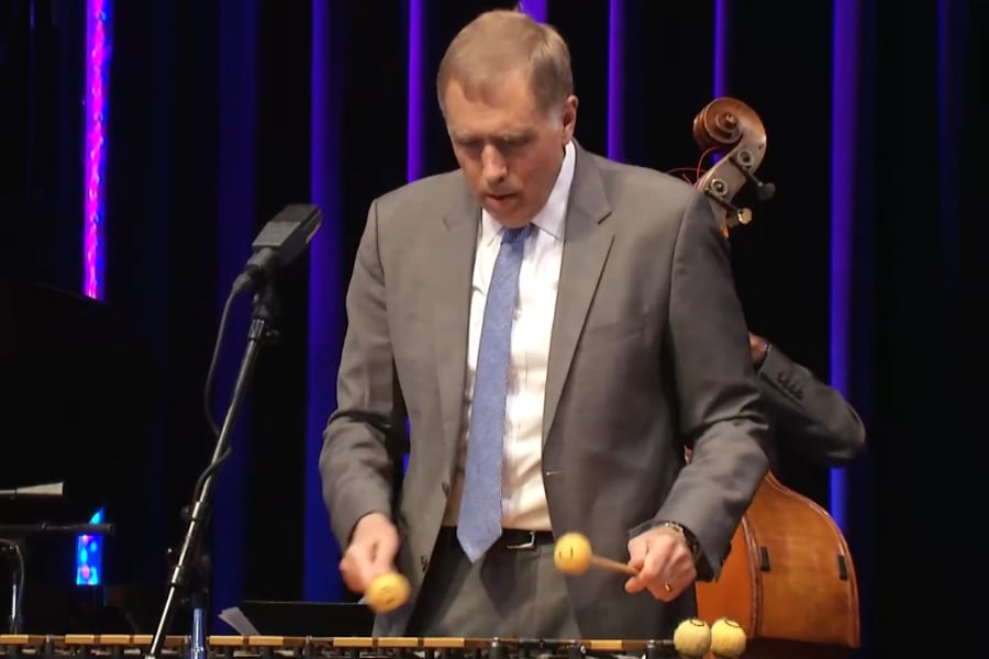Kennedy Center deberá indemnizar con USD 250.000 a músico que desafió a Trump