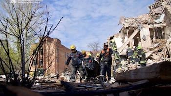 Al menos cinco muertos en un ataque ruso en Dnipró (Ucrania)