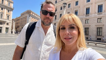 La indignación de Fernanda Vives y Sebastián Cobelli por un incidente en la Ciudad del Vaticano: “No estaba”