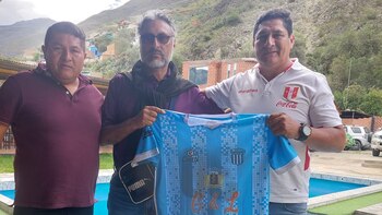 Pedro Sandoval (medio), es gestor