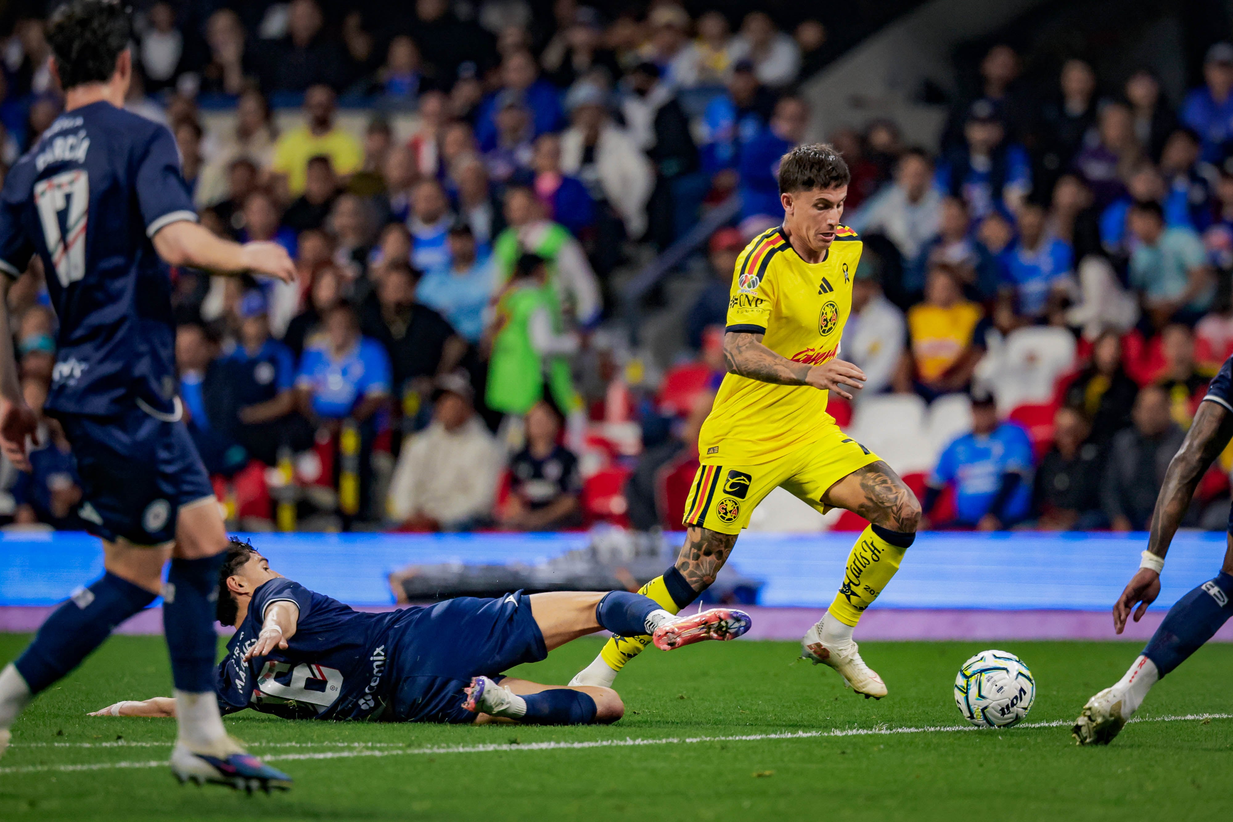 Brian Rodríguez y las Águilas confían en la calidad de su plantilla para imponerse ante Chivas en un nuevo Clásico Nacional. ( X / Clubamerica)