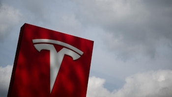Tesla gana 715 millones de euros en el tercer trimestre, un 42% menos, pese a mantener ganancias
