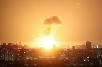 La explosión de un misil