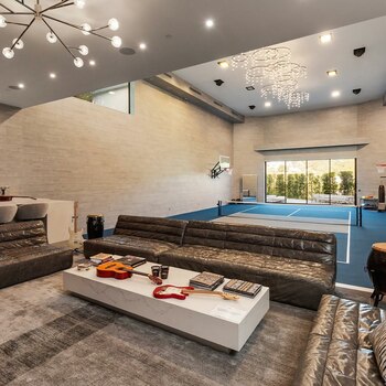 La pareja adquirió la mansión