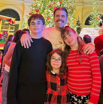 La hermana de Perez Hilton sacó a los niños de la casa para protegerlos. (Instagram)