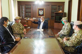 El gobernador Raúl Jalil pretende