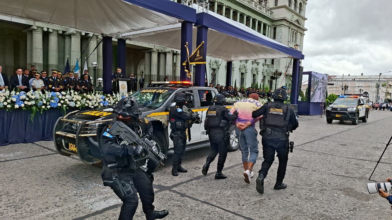Durante el desfile se mostró la capacidad técnica y operativa de la policía guatemalteca. (PNC Guatemala) (PNC Guatemala)