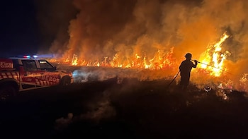 Bomberos voluntarios y Defensa Civil